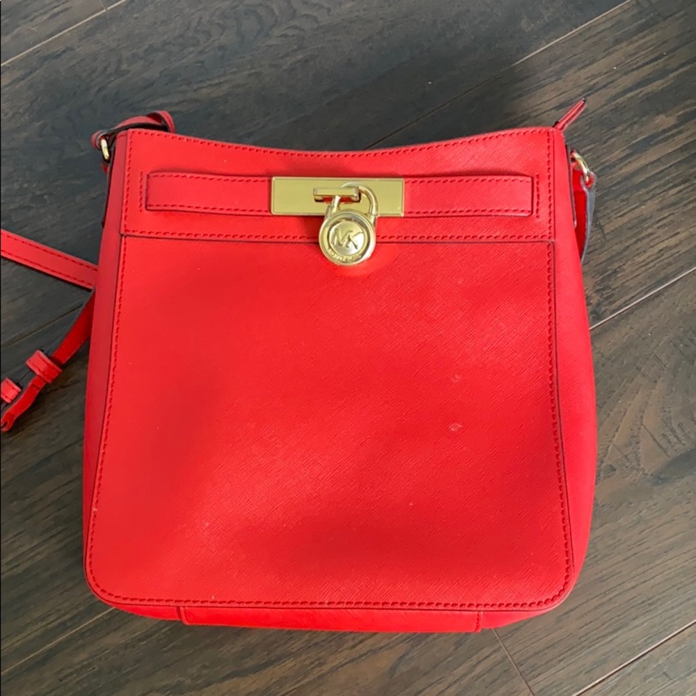 Crossbody hand bag